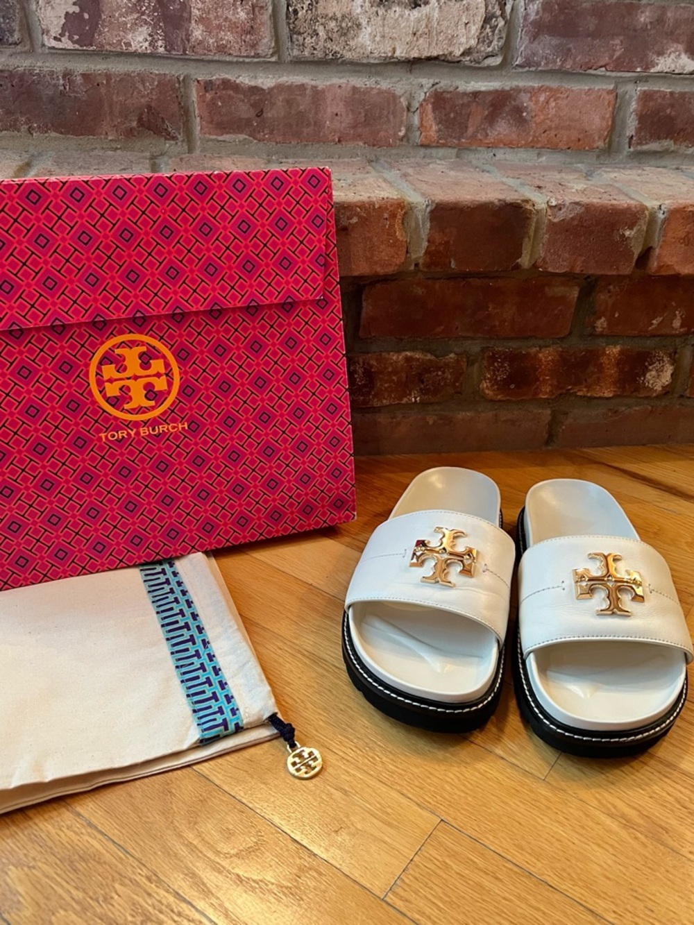 Tory Burch Ivory Leather Everly Anatomic Lug Slides